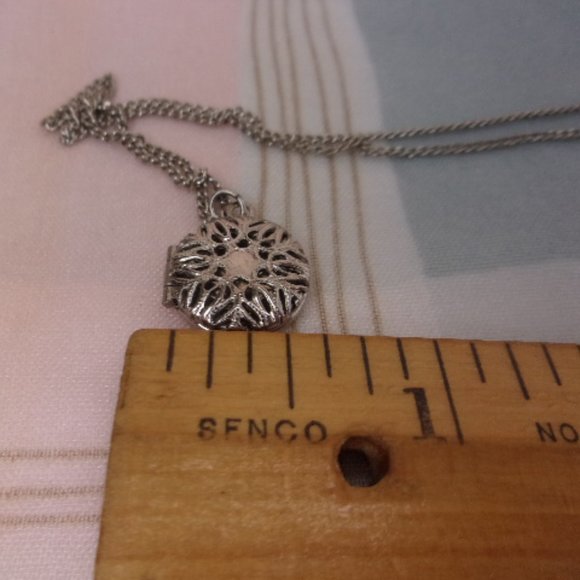 Small Silver Tone Cut Work Locket Necklace 16" L - Picture 7 of 7